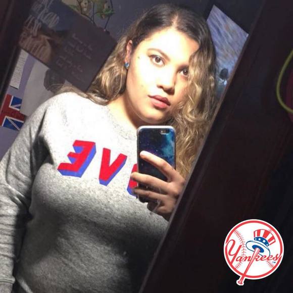 Meet your Posher, Natalia - Picture 1 of 1